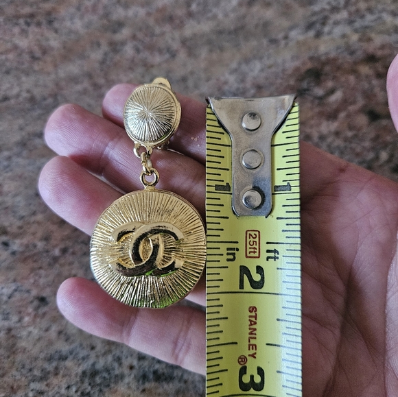 Chanel CC Medallion drop earrings - Picture 6 of 7